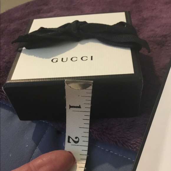 Authentic Gucci Small Jewelry Box & Ribbon - Picture 9 of 9